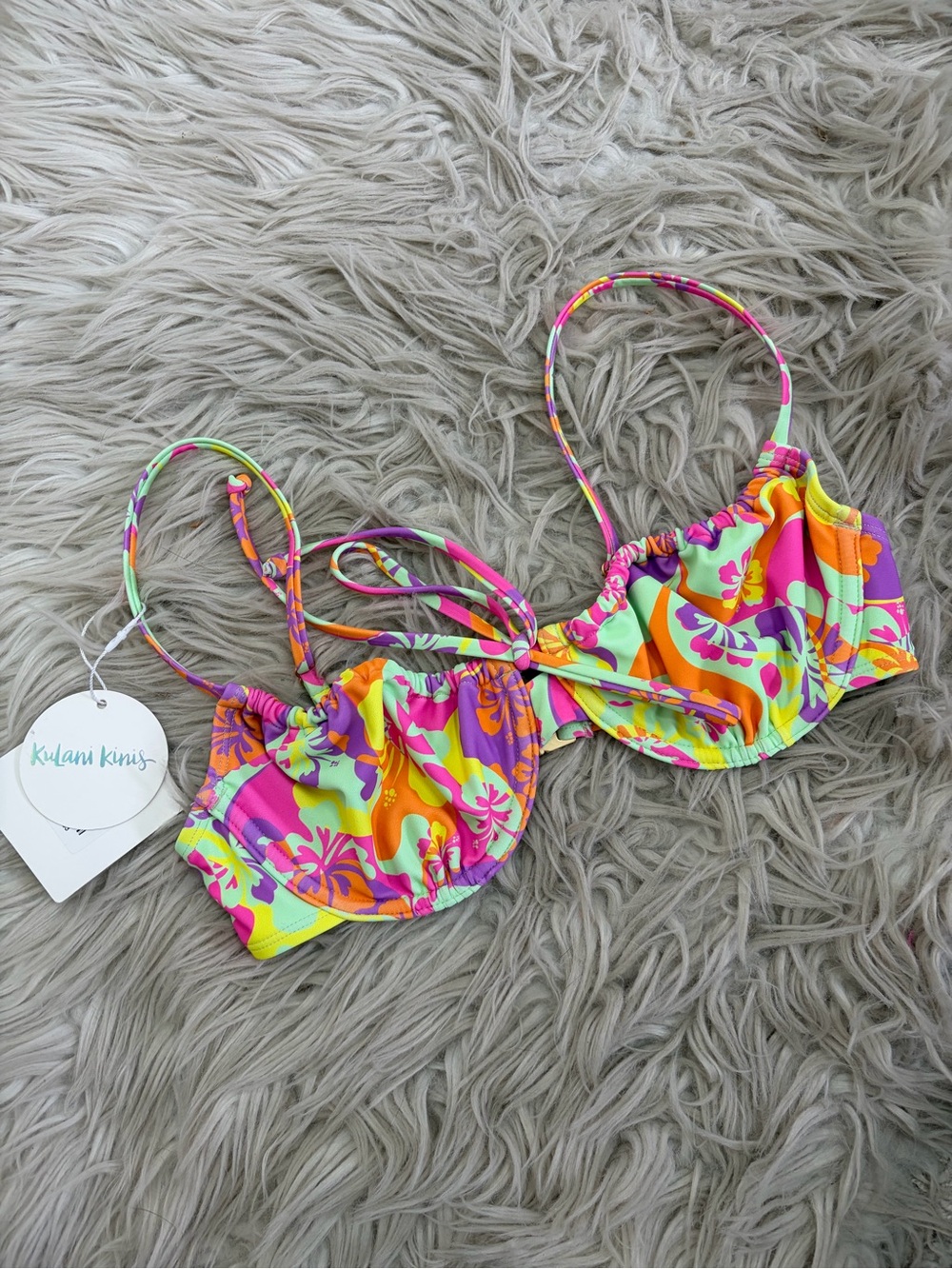 NWT Kulani Kinis Ruched Underwire Bikini Top in Island Swirl